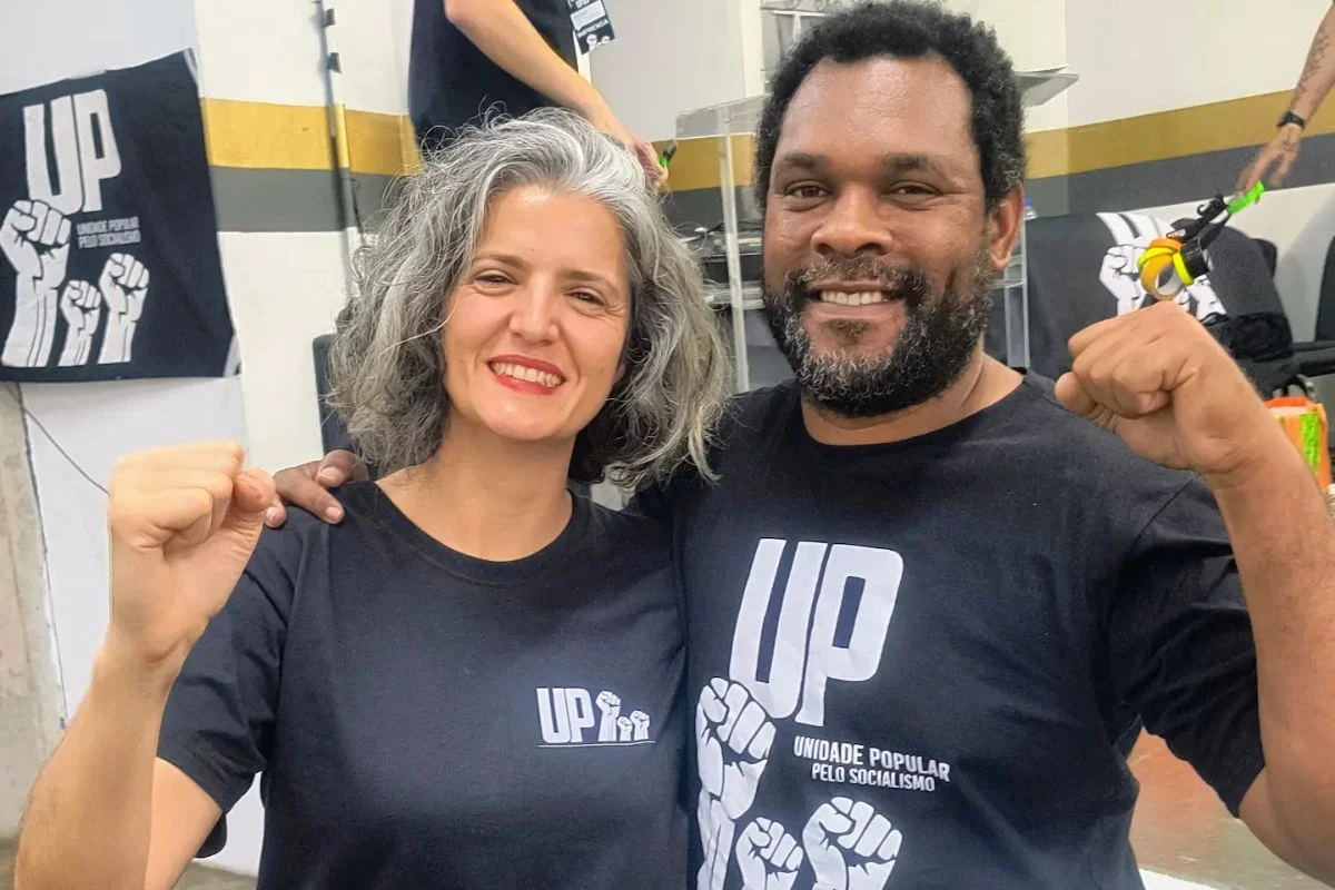Vivian Mendes (UP), candidata ao governo de São Paulo, junto a Márcio Alves, também do partido Vivian Mendes (UP), candidata ao governo de São Paulo, junto a Márcio Alves, também do partido