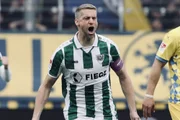 Jogador teve contrato rescindido por suposto envolvimento em desvio de doações. Jogador teve contrato rescindido por suposto envolvimento em desvio de doações.