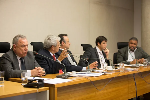Deputados distritais prorrogam CPI do Transporte por mais três meses