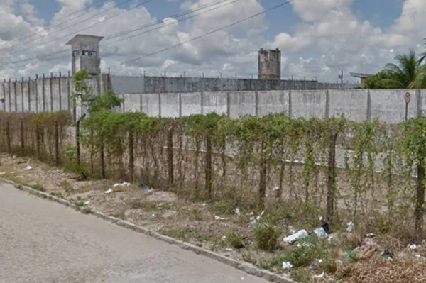 Mulher é presa ao tentar entrar em presídio com droga em pote de margarina