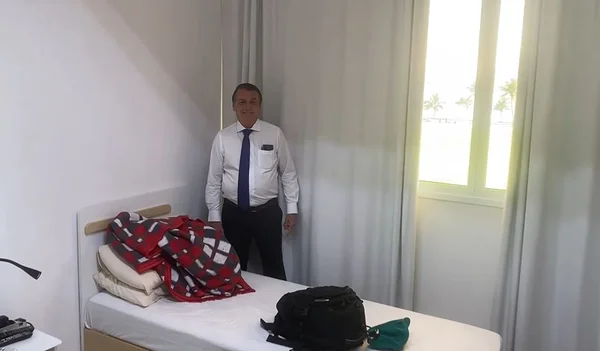 Bolsonaro ironiza pagamento da diária de R$ 80 no cartão corporativo