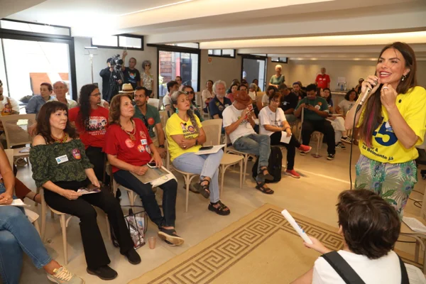 Paula Belmonte defende acesso à água e cobra melhorias no abastecimento - destaque galeria Paula Belmonte defende acesso à água e cobra melhorias no abastecimento - destaque galeria
