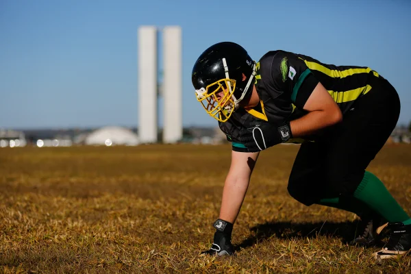 Longe de ser uma brincadeira, futebol americano conquista o DF