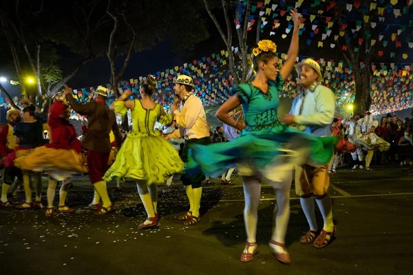 Festas juninas, shows gratuitos e samba são opções do fim de semana