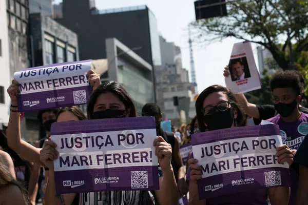 Inspiradas pelo caso Mari Ferrer, adolescentes criam copo antiassédio