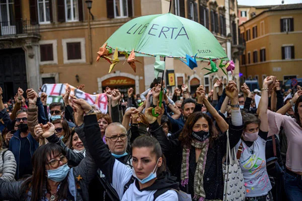 Protestos contra vacina em Roma