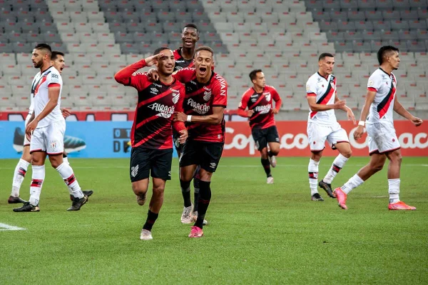 ATHLETICO PARANAENSE X ATLÉTICO GOIANIENSE