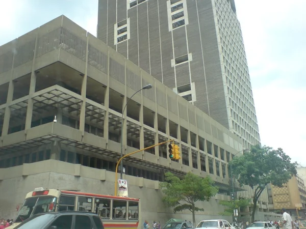 Venezuela: PIB recuou 7,1% no 3ºtrimestre e inflação anual chegou a 141,5% em setembro