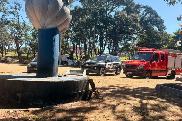 viaturas na praça dos Orixás