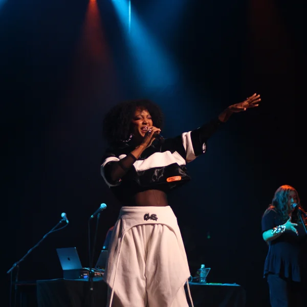 Negra Li leva moda e música à passarela do Metrópoles Catwalk - destaque galeria