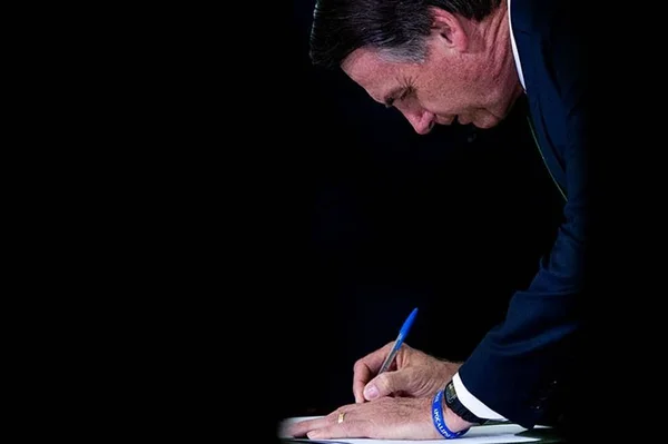 Veja os 18 atos assinados por Bolsonaro ao celebrar 100 dias de gestão