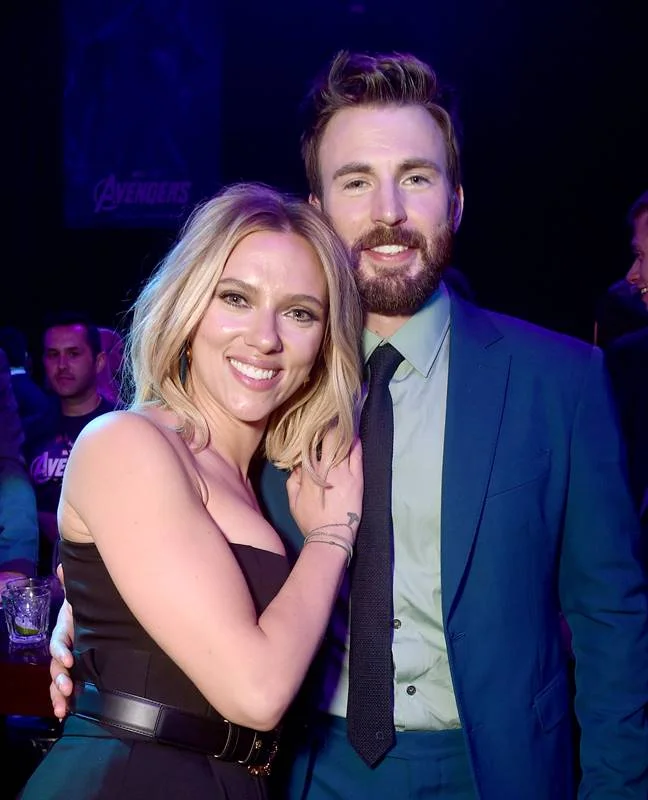 Scarlett Johansson e Chris Evans Scarlett Johansson e Chris Evans