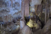 Interior de caverna em Botuverá