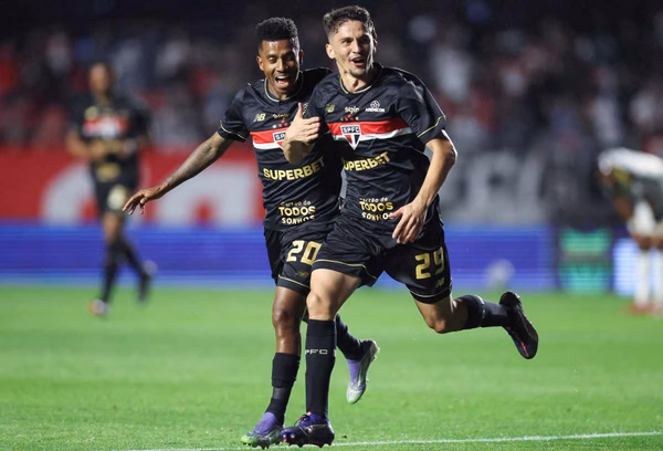 sao-paulo-galo1 “Fiz e faria de novo”, destaca Cuca sobre mudanças antes do clássico