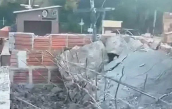 desabamento em cemitério