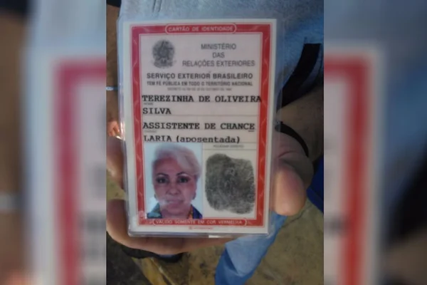 Sem limites. Aposentada presa por racismo fez gestos obscenos a juiz