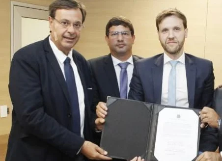 Site do governo promove ex-ministro que será candidato ao Senado