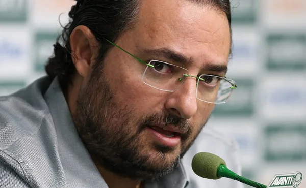 Mattos garante que Felipão fica e defende planejamento do Palmeiras