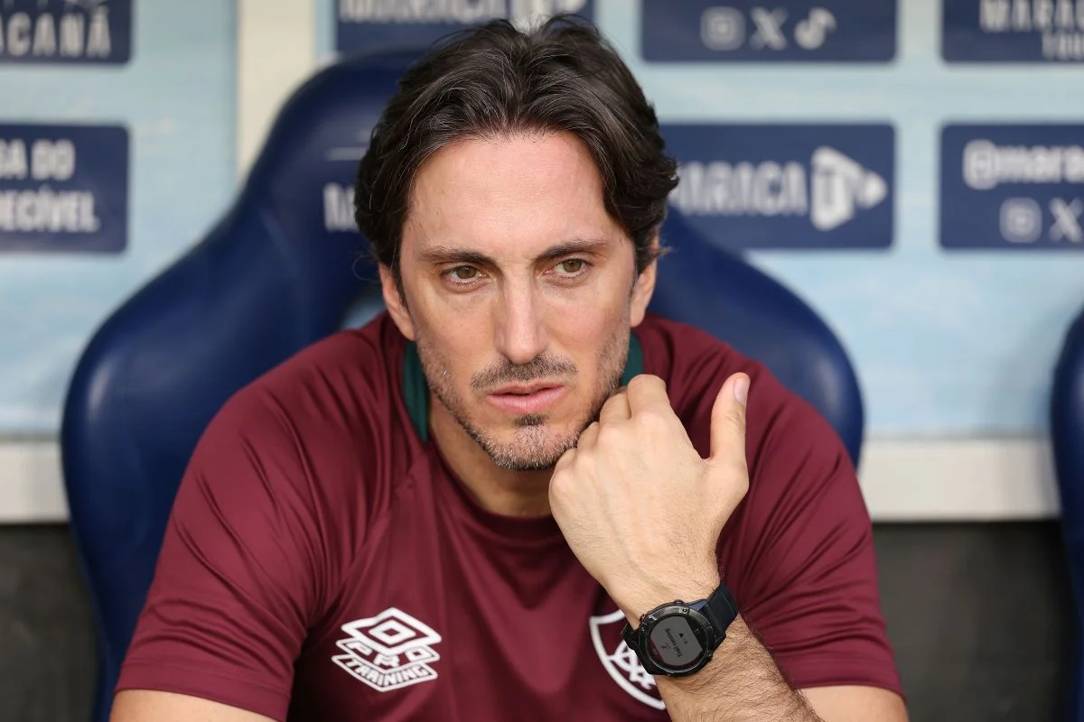 Luis Zubeldía no Maracanã antes da partida entre Fluminense x Botafogo