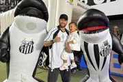 Neymar e Mavie compareceram ao jogo do Santos nesta quarta-feira (15/10)