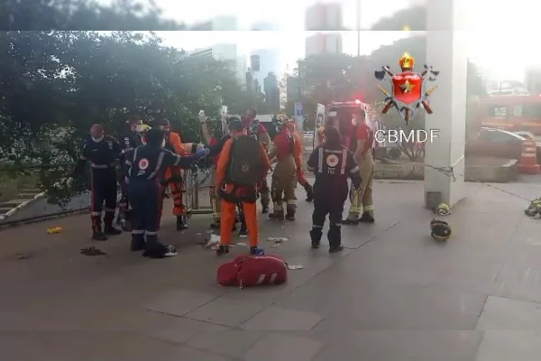 Homem fica em estado grave depois de cair de andaime de 6 metros