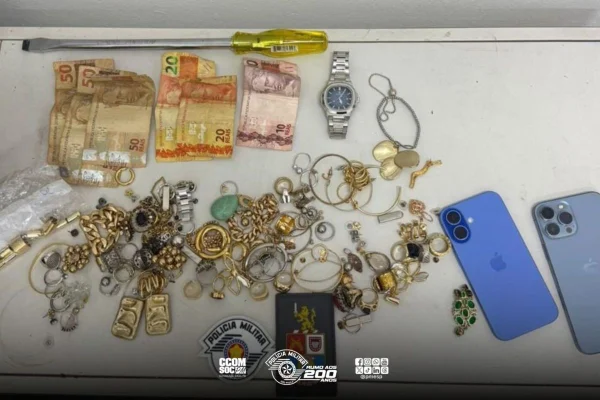 Suspeitos, todos adolescentes, foram detidos após tentativa de fuga em condomínio de Perdizes, zona oeste de São Paulo - Metrópoles