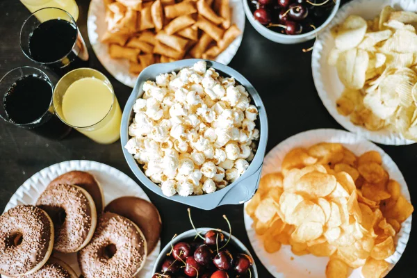 Consumo de ultraprocessados - 5 alimentos que os médicos recomendam evitar para proteger a saúde