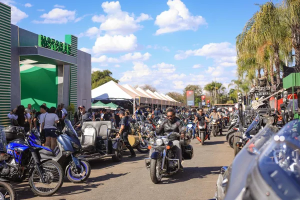 Com casa cheia no 1º fim de semana, Capital Moto Week vai à reta final - destaque galeria