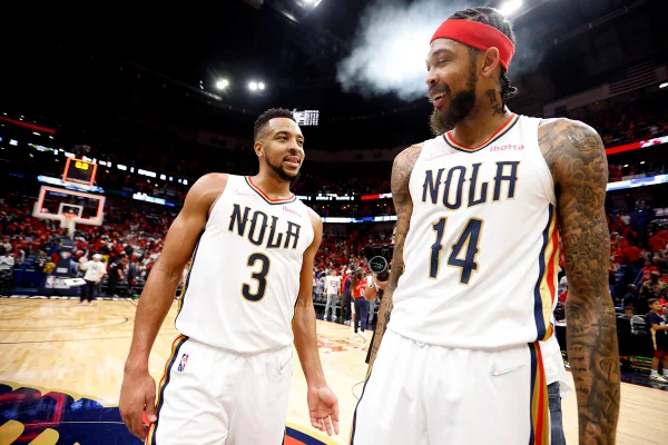 Pelicans vencem Spurs e encaram Clippers por vaga nos playoffs