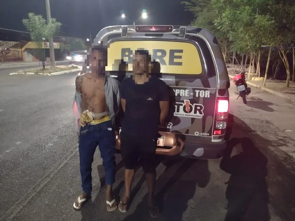 Homem com bolsa de colostomia é preso por roubar arma de delegado