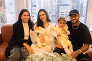 Bruna Biancardi, Neymar, as filhas e Hanna Carvalho posam juntos