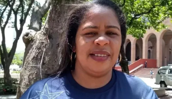 foto colorida de Rosângela Custódio, de 51 anos, que morreu após ser arrastada por correnteza durante forte chuva em Aparecida (SP) - Metrópoles