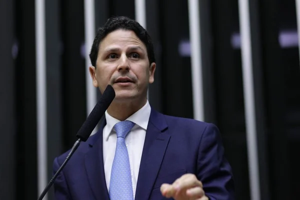 Sem FHC e Aécio Neves, PSDB elege novo presidente para a legenda