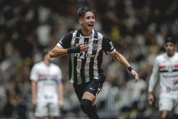Atlético-MG vence e quebra invencibilidade do São Paulo no Brasileirão