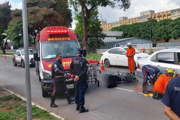 Motociclista de 18 anos tem joelho dilacerado em acidente na W3
