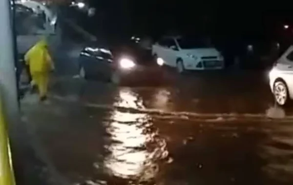 Chuva causa alagamentos em Ceilândia