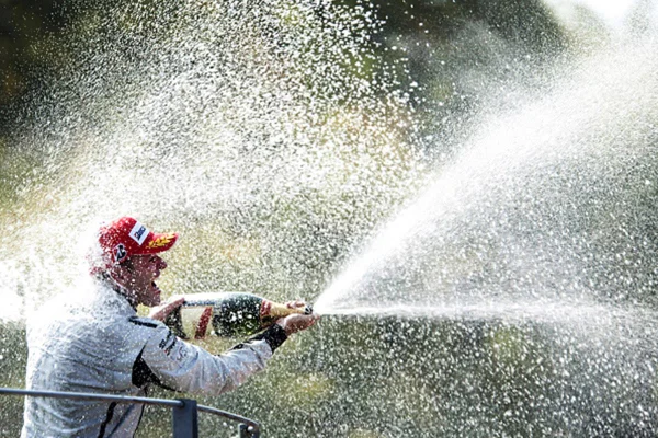 Imagem colorida de Rubens Barrichello do Brasil - Metrópoles
