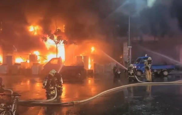 Incêndio deixa mortos e feriados em Taiwan