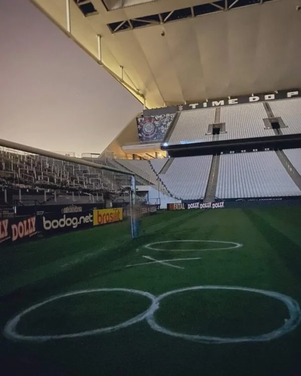 Por dívida, Justiça penhora carros e bloqueia contas do Corinthians