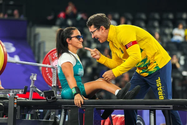 Brasil chega à 50ª medalha em Paris após bronze no halterofilismo