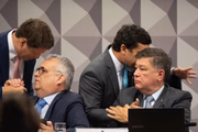 Alfredo Gaspar (União Brasil-AL) e Carlos Viana (Podemos-MG) na CPMI do INSS