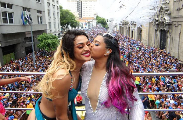 Bloco da Preta com participação de Pabllo Vittar agita foliões no Rio