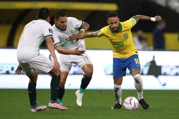 Neymar enfrenta a Bolívia