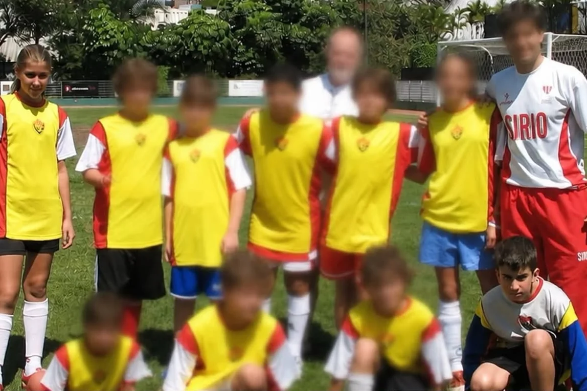 Os dois costumavam jogar futebol juntos no mesmo clube Os dois costumavam jogar futebol juntos no mesmo clube