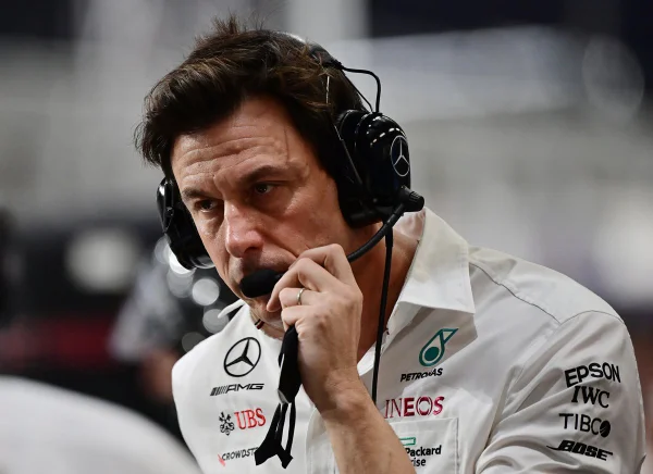 Imagem colorida do chefe de equipe da Mercedes - Metrópoles