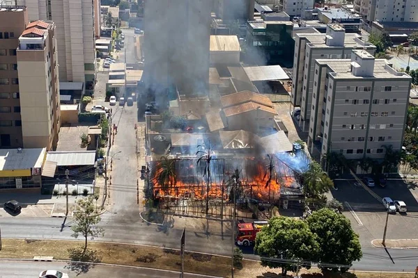 Fogo em restaurante e pizzaria de Águas Claras - Metrópoles