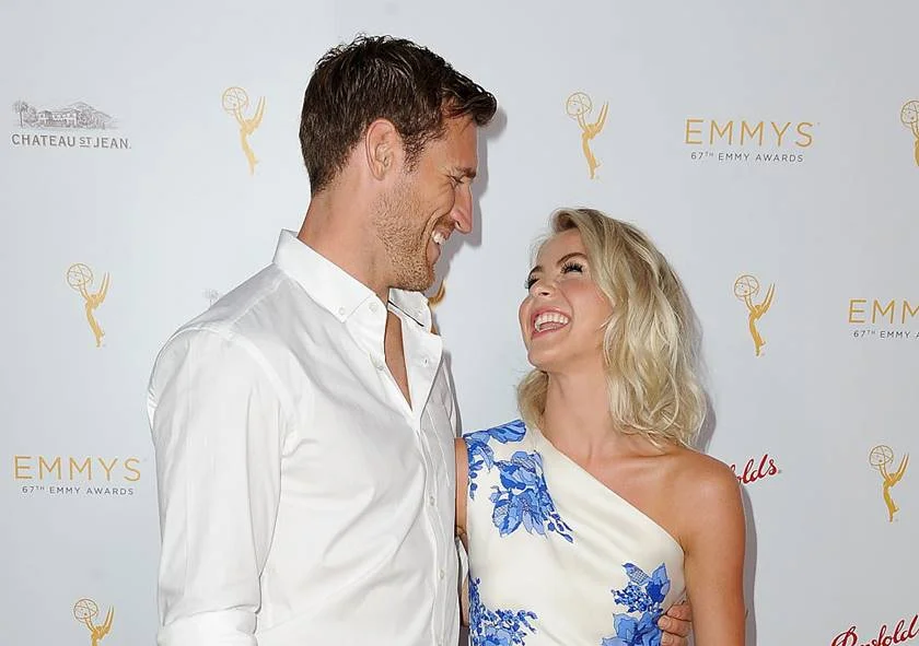 Noivo tem reação emocionante em casamento com atriz de Hollywood - imagem 1 Noivo tem reação emocionante em casamento com atriz de Hollywood - imagem 1