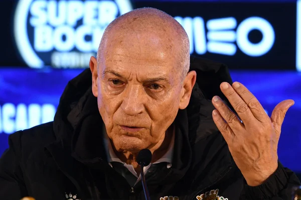 Jesualdo Ferreira corta dois jogadores de partida pelo uso de maconha