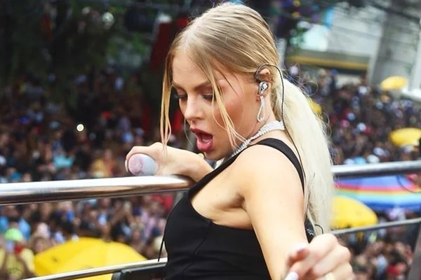 Luísa Sonza rebate seguidora que criticou foto de bumbum