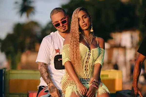 Anitta no clipe Bola Rebola